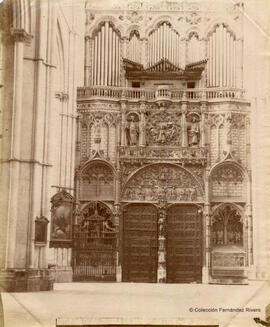 Toledo, Catedral, interior de la Puerta de los Leones con el órgano. Casiano Alguacil.