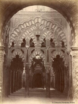 Córdoba, Mezquita, interior. Arcos lobulados frente a la Macsura. Tomás Molina.