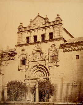 Toledo, Hospital de Santa Cruz, portada. Casiano Alguacil.