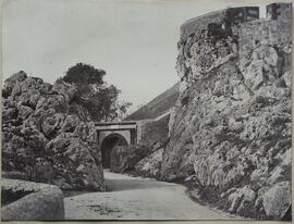 Gibraltar, parte superior del Peñón con fortificaciones. Fotógrafo desconocido.