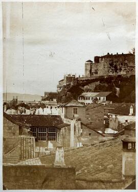 Gibralta, edificios y fortificaciones sobre la ladera. Autor desconocido.