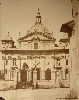 Madrid, Iglesia del convento de las Salesas Reales, portada. Charles Clifford.