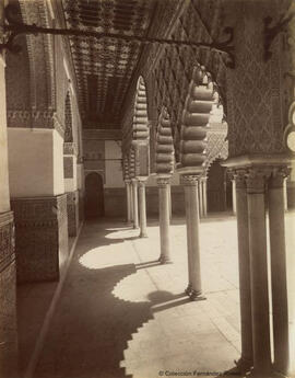 Sevilla, Alcázar, Corredor lateral en el Patio de las Doncellas. Léon et Lévy.