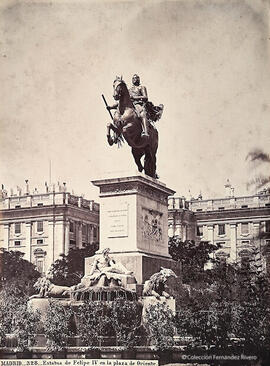 Madrid, Estatua de Felipe IV en la Plaza de Oriente. J. Laurent.