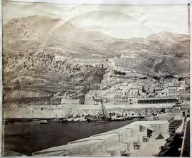 Gibraltar, la ciudad y el castillo desde el Muelle Viejo. Autor desconocido.