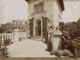 Granada, Alhambra, entrada a la Mezquita del Partal. Linares.