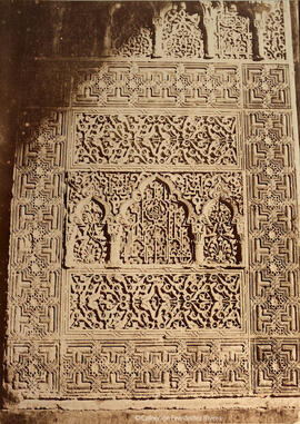 Granada, Alhambra, deetalles decorativos de una puerta. De Launay.