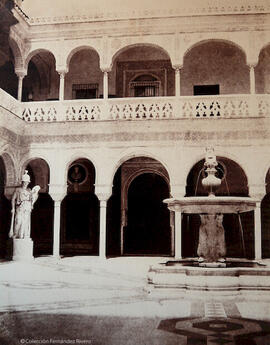 Sevilla, Patio de la Casa de Pilatos con la fuente y la estatua de Pallas Pacifera. Louis de Clercq.