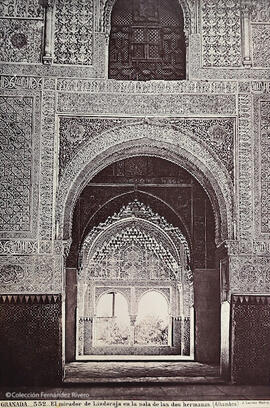 Granada, mirador de Lindaraja en la sala de las Dos Hermanas. J. Laurent.