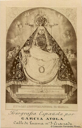 Granada, reproducción dde un grabado de la Virgen de las Angustias (piedad con Jesús muerto en el regazo), patrona de la ciudad. García Ayola.