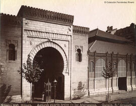 Málaga, puerta de Atarazanas. Garzón.