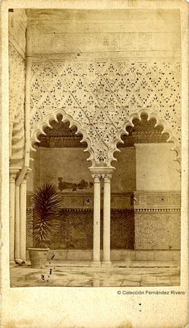 Sevilla, Alcázar, Patio de las Doncellas, arcos de la galería. Julio Beauchy.
