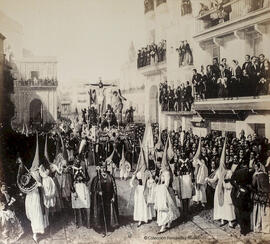 Sevilla, reproducción del óleo de Manuel Cabral Aguado Bejarano: Procesión del Viernes Santo en Sevilla. Luis Léon Masson.