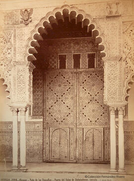 Sevilla, Alcázar, Patio de las Doncellas, puerta del Salón de Embajadores. J. Laurent.