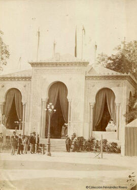 Pabellón efímero de estilo árabe en una exposición no identificada Fotógrafo desconocido.