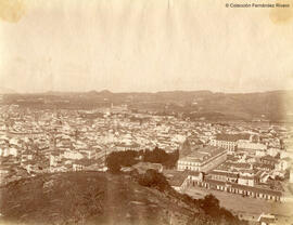 Málaga, vista de la zona oeste de la ciudad, plaza de la Merced y convento de la Trinidad. Fotógrafo desconocido.