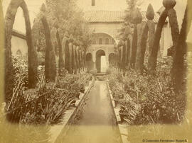 Granada, Generalife, patio de la Alberca. Mauzaisse.