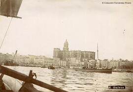 Málaga, Cortina del Muelle y Catedral desde una embarcación en el Puerto. E. Gálvez.