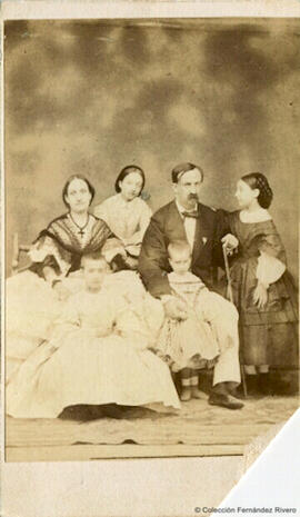 Madrid, retrato de los duques de Montpensier y familia. J. Laurent.