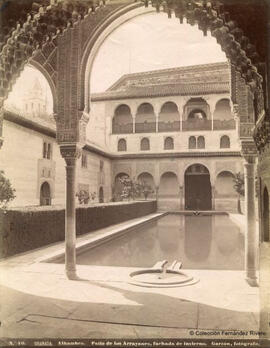 Granada, Alhambra, Patio de los Arrayanes, fachada de invierno. Garzón fotógrafo.