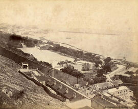 Gibraltar, Alameda, al fondo el puerto. J. Mann.
