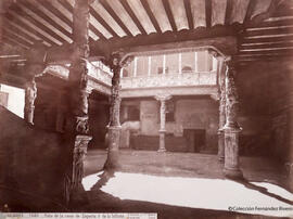 Zaragoza, Casa de Zaporta o de la Infanta, patio. J. Laurent y Cia.