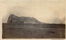 Gibraltar, el Peñón desde la Bahía de Algeciras. Fotógrafo desconocido.