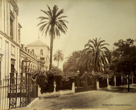 Sevilla, Palacio de San Telmo, entrada al jardín . Léon et Lévy.