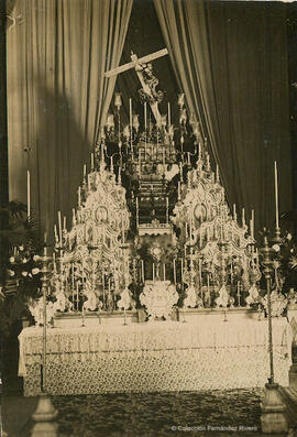 Écija (Sevilla), imagen de Jesús Nazareno abrazado a la Cruz de la Hermandad del Silencio en la iglesia de Santa Cruz. Ramón Pinzón.