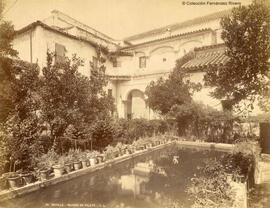 Sevilla, Casa de Pilatos, estanque en el jardín chico. Léon et Lévy.
