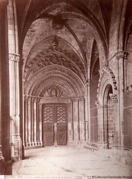 Barcelona, Catedral, puerta principal del Claustro . J. Laurent y Cia.