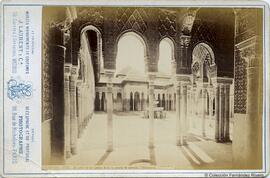 Granada, Alhambra, el Patio de los Leones desde uno de los templetes que lo rodean. J. Laurent.