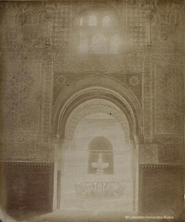 Granada, Alhambra, Patio de los Leones desde la Sala de dos Hermanas. Masson.