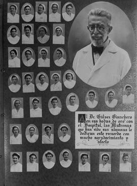 Orla homenaje de las matronas al Dr. Gálvez Ginachero por su 50º aniversario en el Hospital Civil. 1943. Málaga, España.