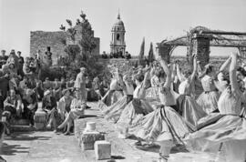 La Alcazaba. Baile en honor de los cursillistas extranjeros. Febrero de 1954. España.