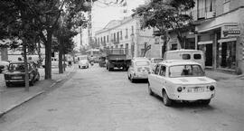Paseo de los Tilos dando la espalda a la Cruz de Humilladero. Junio de 1973. Málaga, España.
