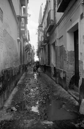 Calle, barrio de El Perchel. Enero de 1965. Málaga, España