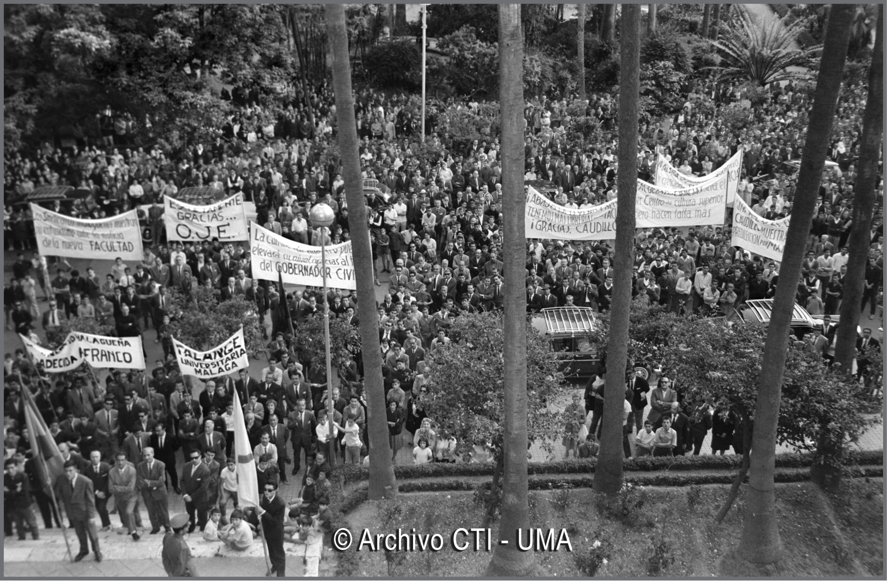 Málaga 1963. Manifestación ante el Gobierno Civil