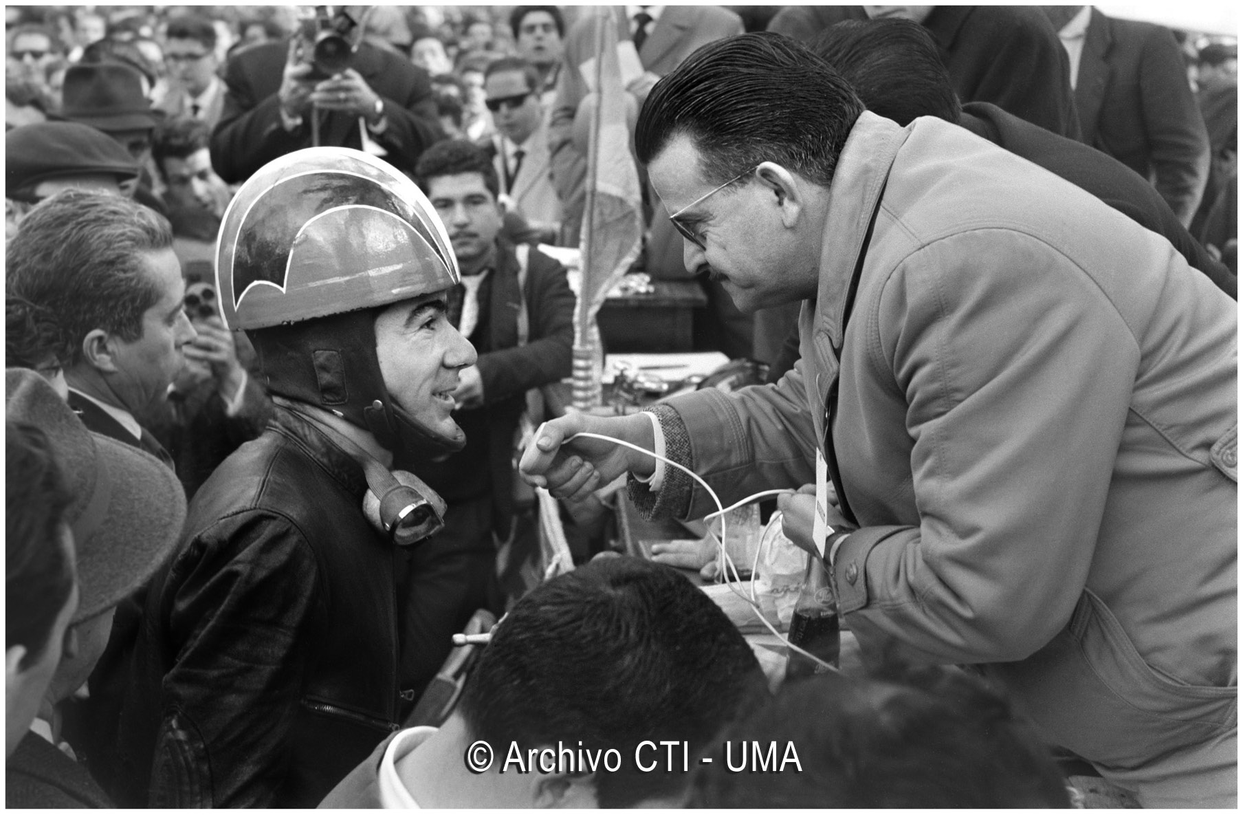 José Medrano, ganador de 350 cc en el II Premio Internacional Costa del Sol y XIV Gran Premio Motociclista de Invierno de Málaga. Febrero, 1963.