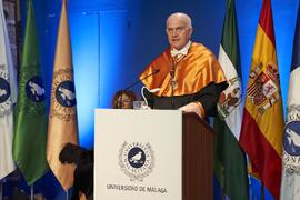 Laudatio de Félix Requena. Investidura de Hermanfrid Schubart, Alejandro Portes y Luis Enrique de la Villa como Doctores "Honoris Causa" por la Universidad de Málaga. Paraninfo. Octubre de 2024