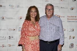 Macarena Parrado y Juan Manuel Arrabal. Homenaje al personal jubilado de la Facultad de Ciencias Económicas y Empresariales. Campus de El Ejido. Septiembre de 2022
