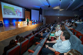 Conferencia "Dialogando" con Clara Grima. Escuela de Ingenierías Industriales de la Universidad de Málaga. Mayo de 2024