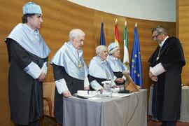 Investidura como "Doctores Honoris Causa" de Antonio García Berrio y Pilar Palomo Vázquez por la Facultad de Filosofía y Letras de la Universidad de Málaga. Edificio del Rectorado. Junio de 2024