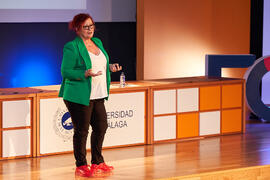 Conferencia "Dialogando" con Clara Grima. Escuela de Ingenierías Industriales de la Universidad de Málaga. Mayo de 2024