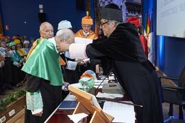 Investidura de Hermanfrid Schubart, Alejandro Portes y Luis Enrique de la Villa como Doctores "Honoris Causa" por la Universidad de Málaga. Paraninfo. Octubre de 2024