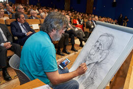 Idígoras dibuja a Pablo Hernández de Cos durante su conferencia en la Facultad de Ciencias Económicas y Empresariales de la Universidad de Málaga. Paraninfo. Octubre de 2022