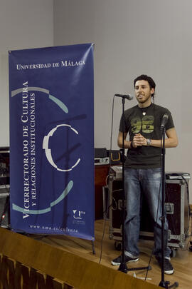 Presentación de videoclip y concierto del taller "1+1 Fusión Cultural Atalaya, 2ª Fase" por la Universidad de Málaga. Paraninfo. Abril de 2010