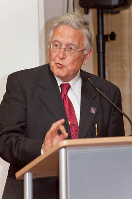 Presentación de los cursos de verano de la Universidad de Málaga. Rectorado. Mayo de 2010