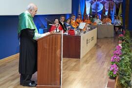 Intervención de Luis Enrique de la Villa en su investidura como Doctor "Honoris Causa" por la Universidad de Málaga. Paraninfo. Octubre de 2024