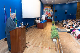 Intervención de un alumno en la graduación y clausura del curso del Aula de Mayores de la Universidad de Málaga. Paraninfo. Junio de 2019